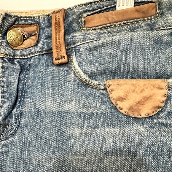 Vigoss Womens 27 Denim Jeans Distressed Leather Rivet Flap - Picture 3 of 6